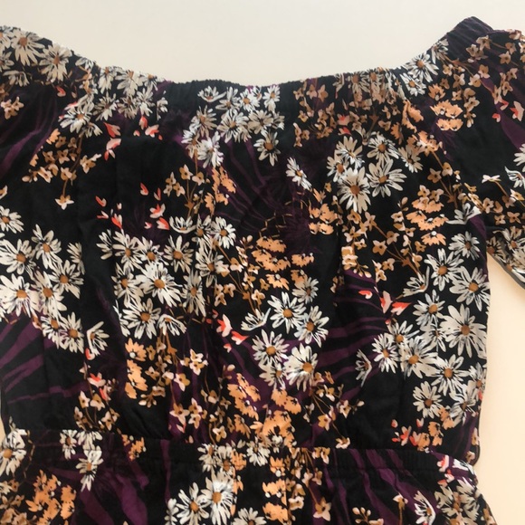 Express off the Shoulder Floral print Romper Sz- S - Picture 7 of 9